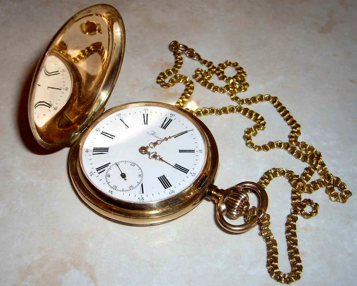 Антикварные часы на цепочке