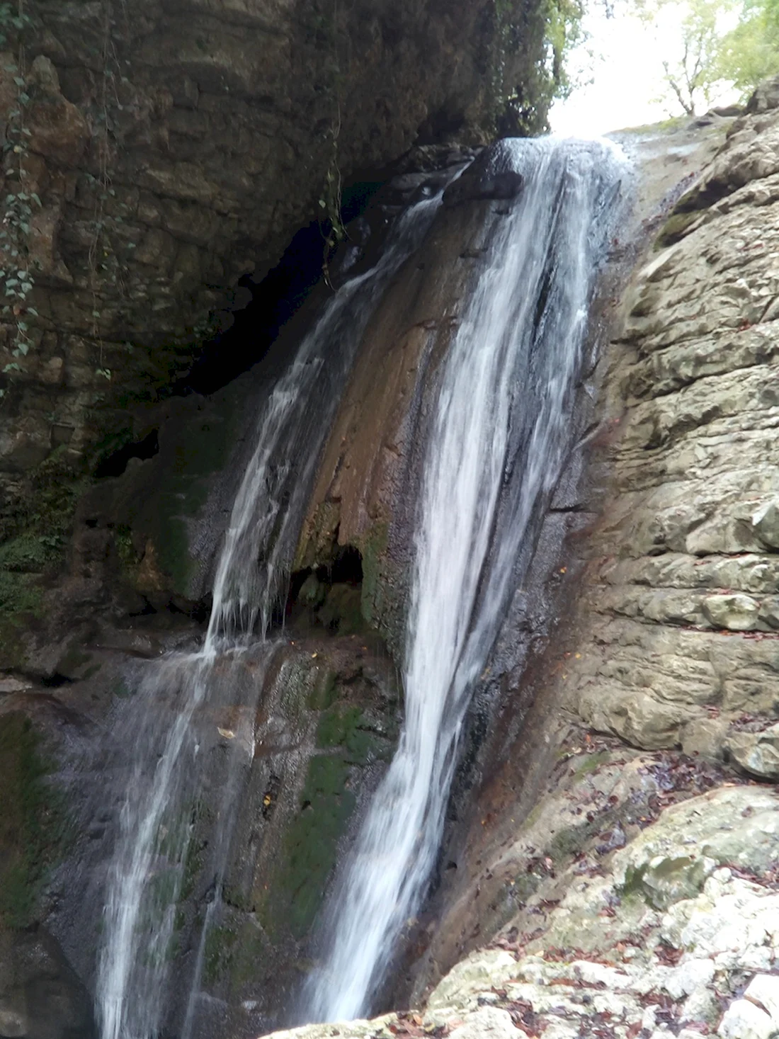 Ацинский водопад в Абхазии