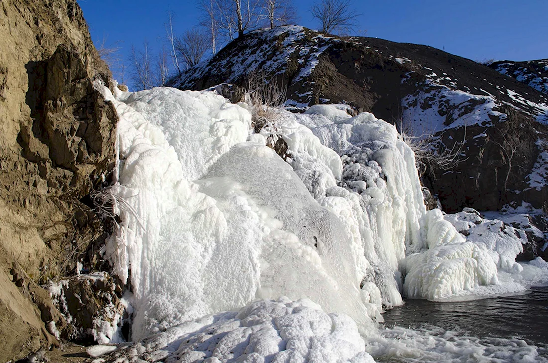 Беловский водопад зимой