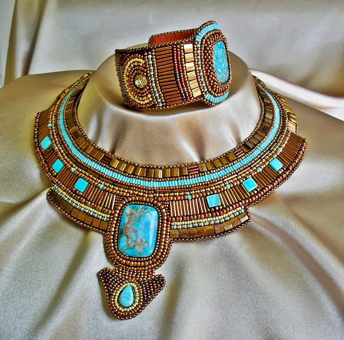Египетское ожерелье Нефертити