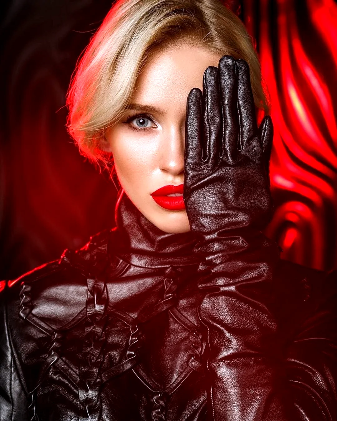 Екатерина Бредова Leather Gloves