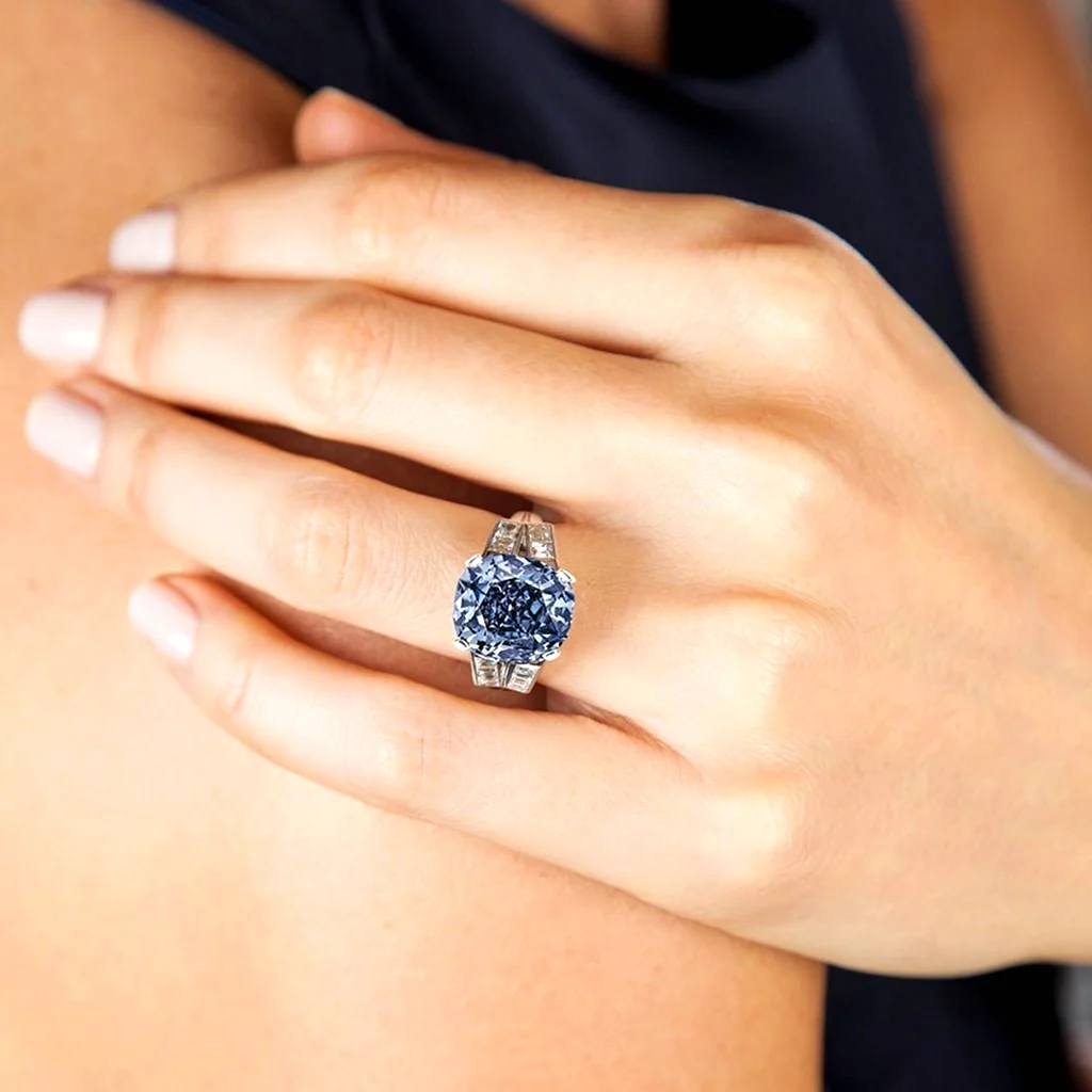 Голубой бриллиант кольцо Сотбис