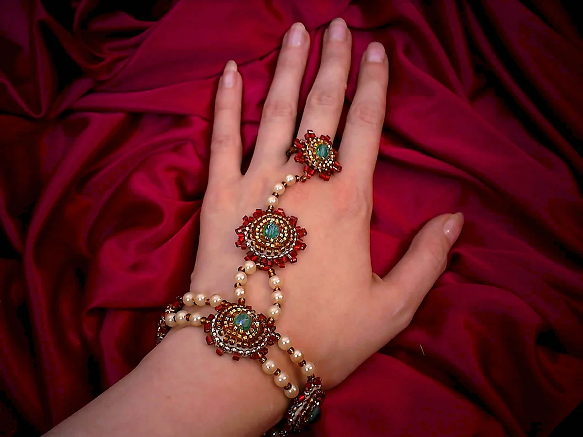 Индийские украшения на руки