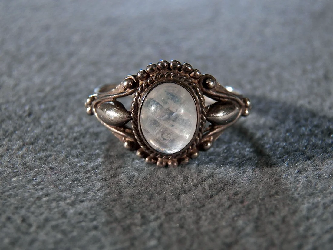 Кольцо антикварное Камея бриллиант