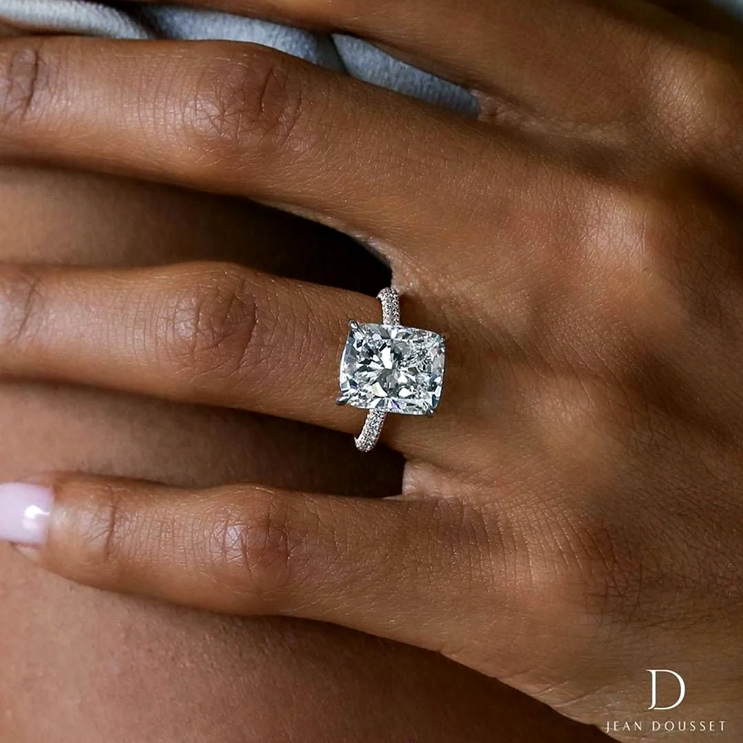 Кольцо на помолвку с бриллиантом