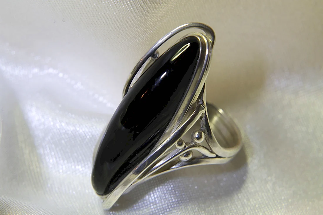 Кольцо с черным ониксом