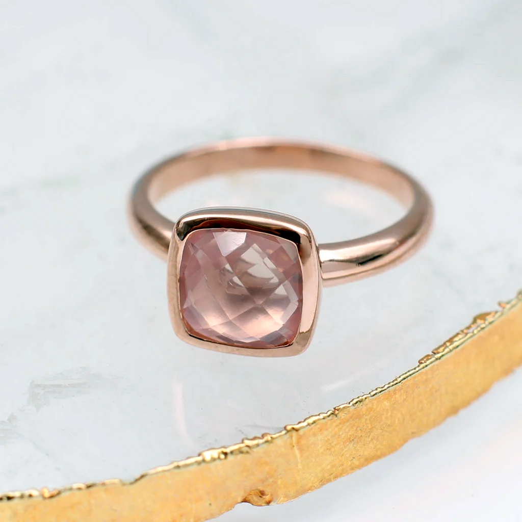 Кольцо с квадратным розовым кварцем
