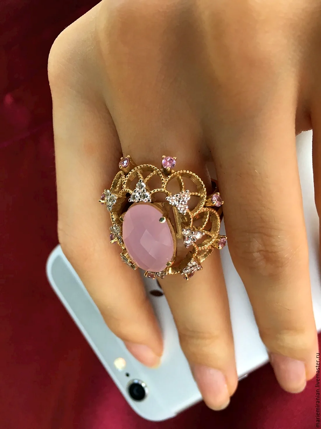 Кольцо с розовым кварцем и бриллиантами Carrie Elizabeth Jewelry 14 700 руб