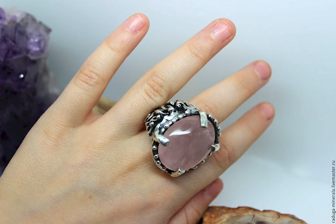 Кольцо с розовым кварцем silap 001