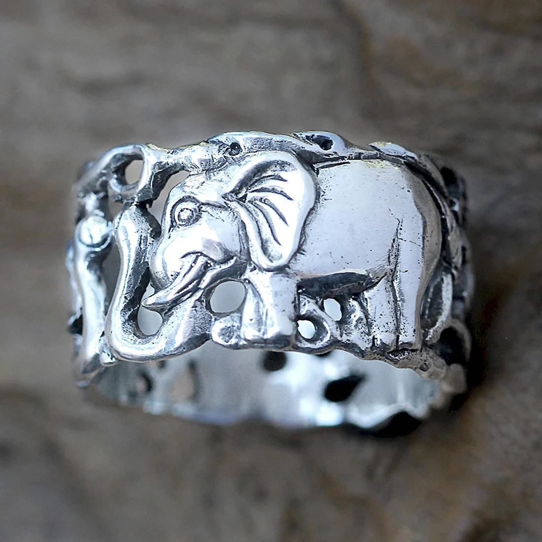 Кольцо со слонами серебро глазурь