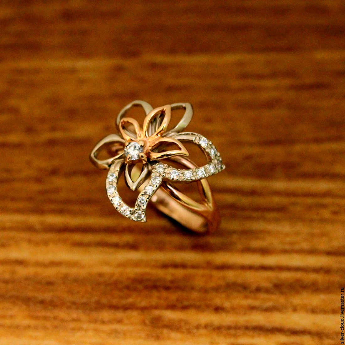 Кольцо цветок золото