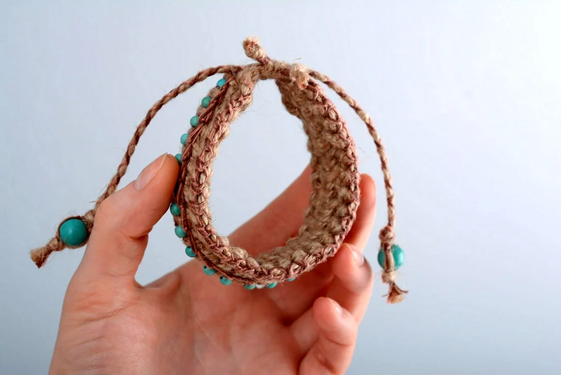Красивые плетеные браслеты из джута