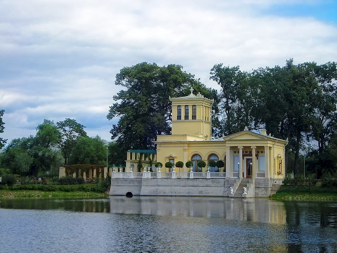 Ольгина улица санкт петербург. Ольгин павильон в Петергофе. Колонистский парк в Петергофе. Ольгин пруд в Петергофе. Царицын и Ольгин павильоны в Петергофе.