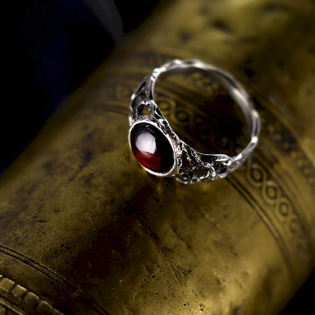 Mellerio Miller кольцо с кабошоном