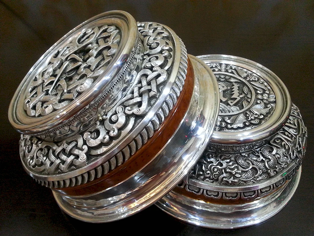 Монгольские серебряные украшения