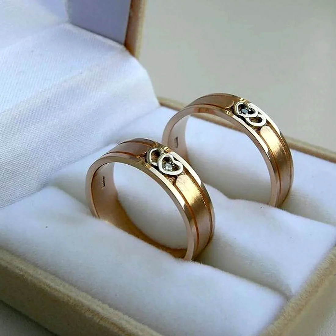 Обручальные кольца для двоих