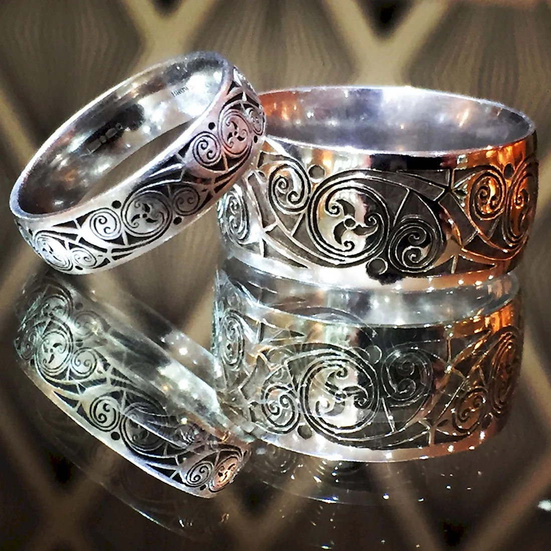 Обручальные кольца в стиле викингов
