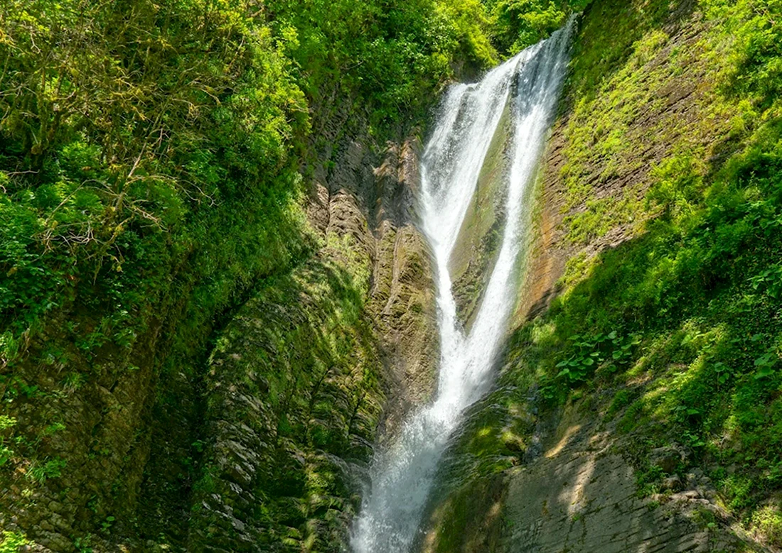 Ореховский водопад Сочи