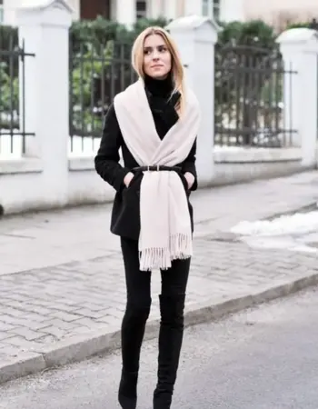 Пальто с шарфом