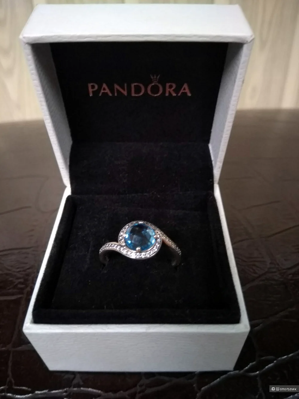 Pandora кольцо с синим камнем