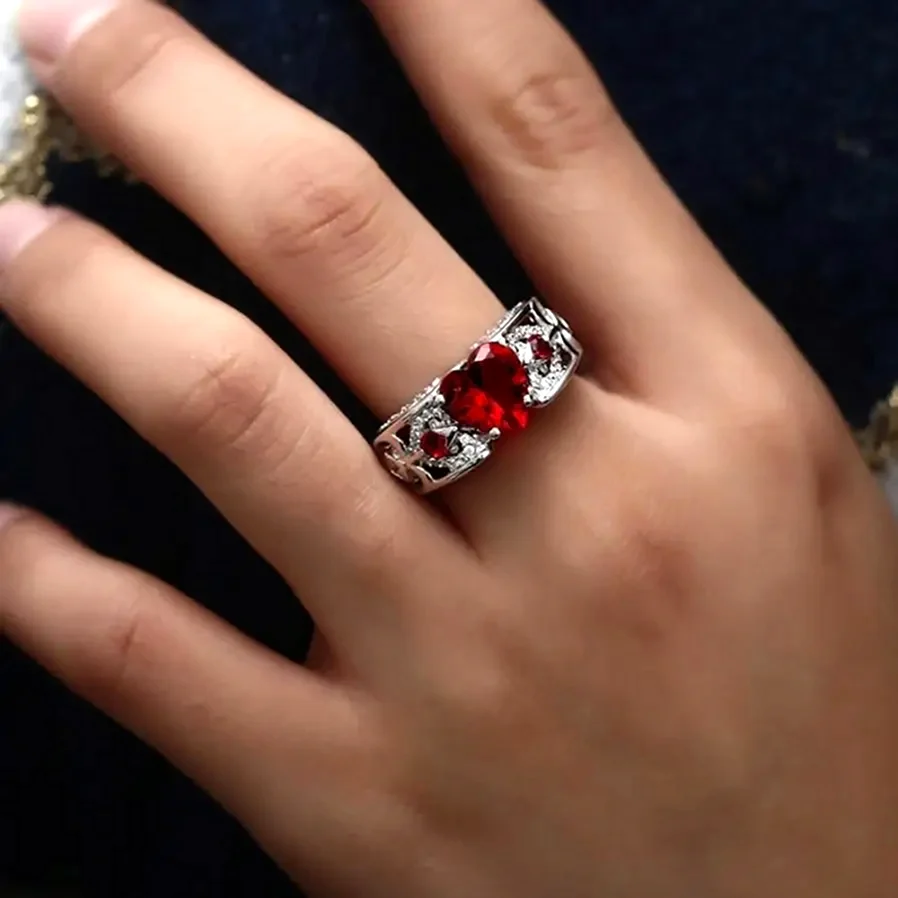 Помолвочное кольцо с рубином