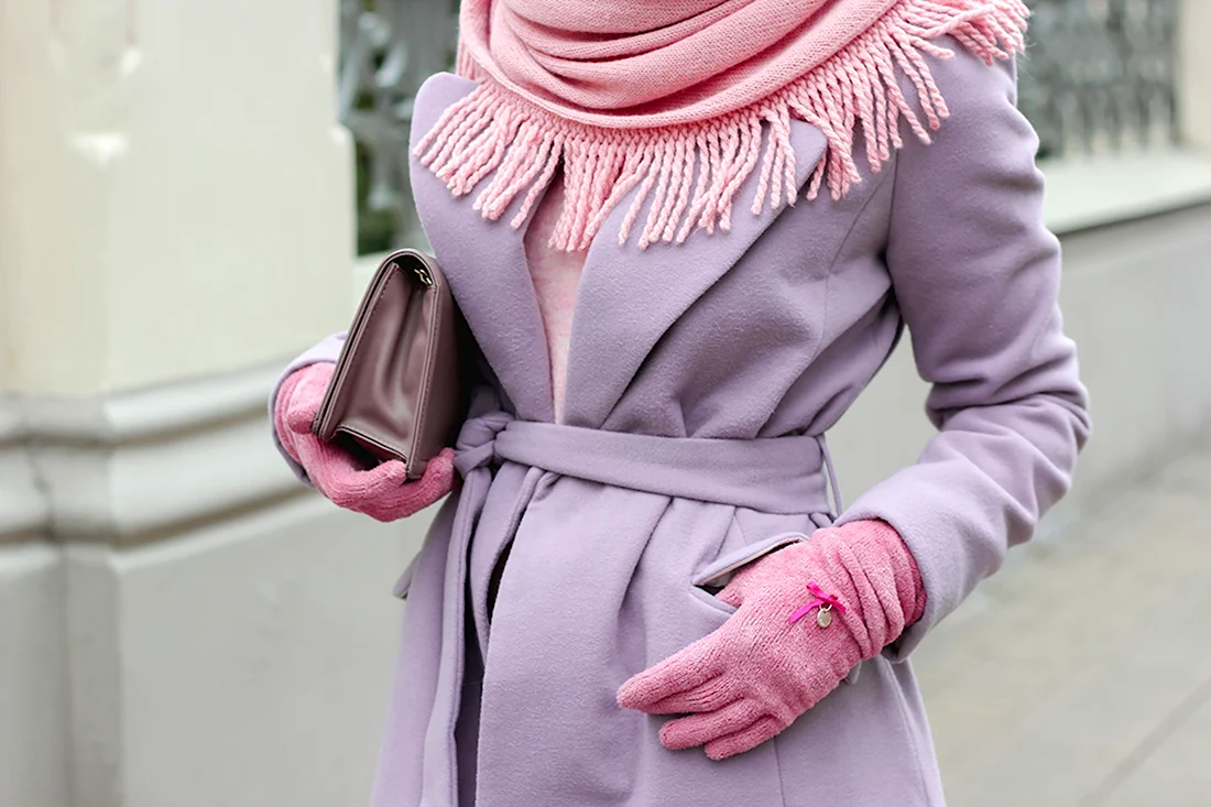 Пыльно-розовый цвет в одежде