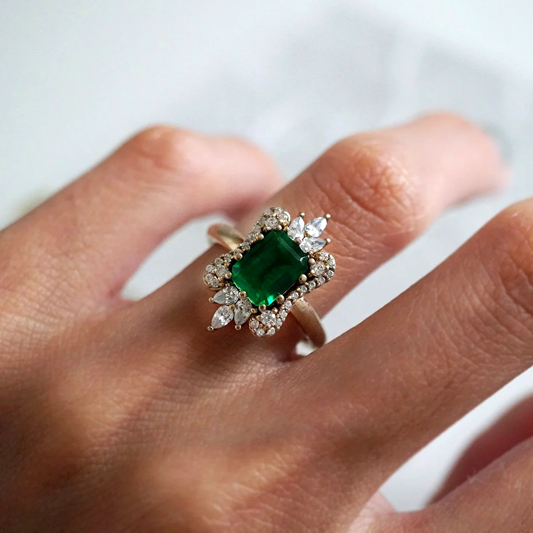 Royal Emerald кольцо с изумрудом