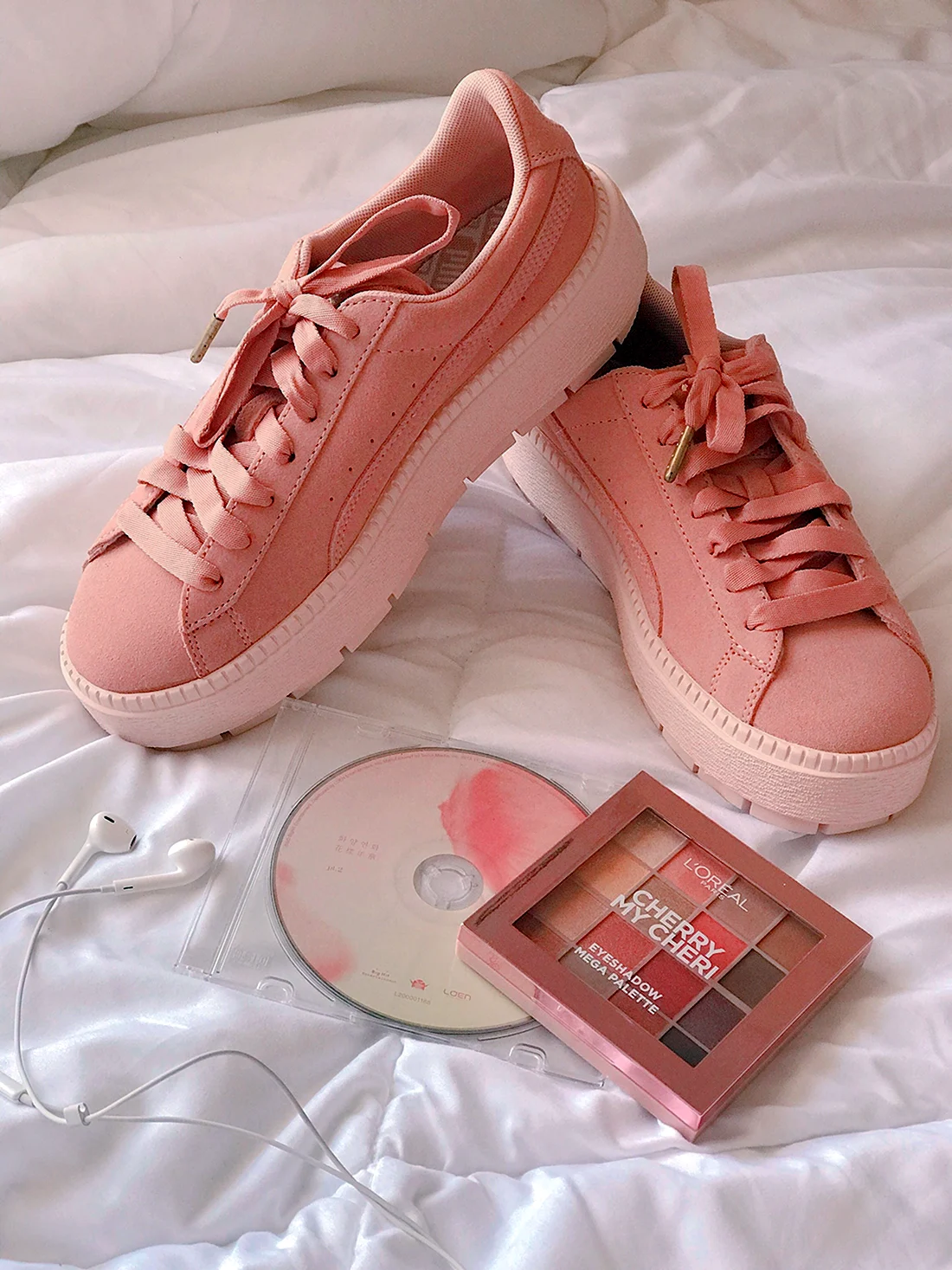 Розовая обувь