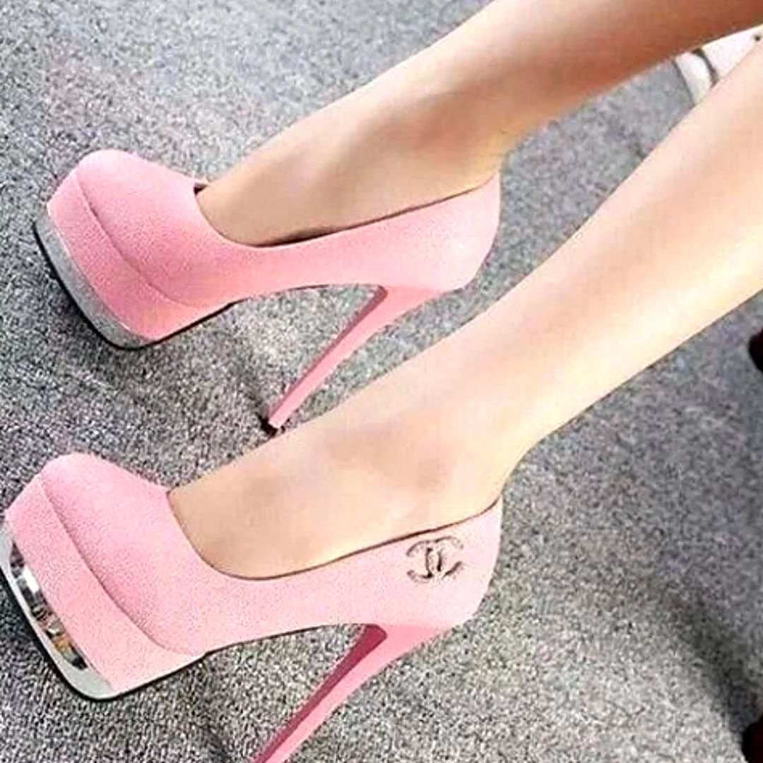 Розовые туфли на каблуке
