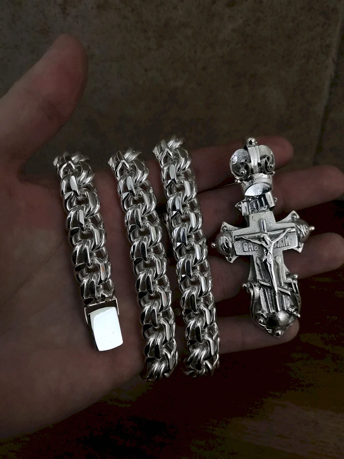 Серебряная цепочка с крестиком