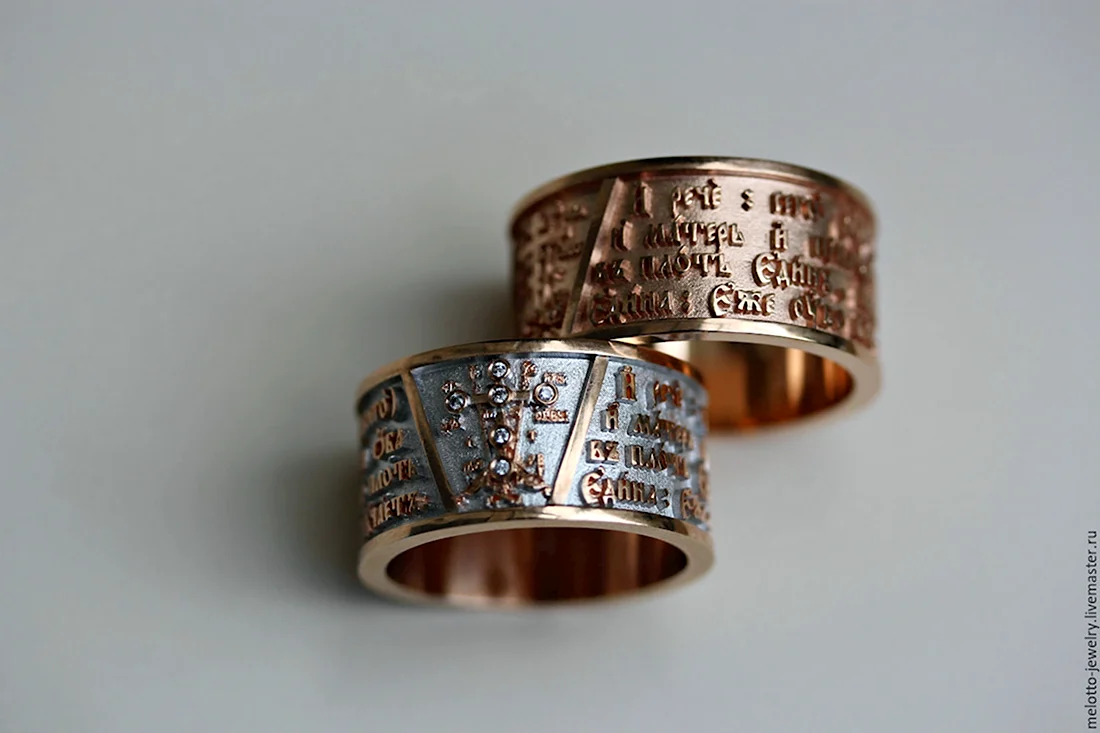 Серебряное и золотое кольцо для венчания в церкви
