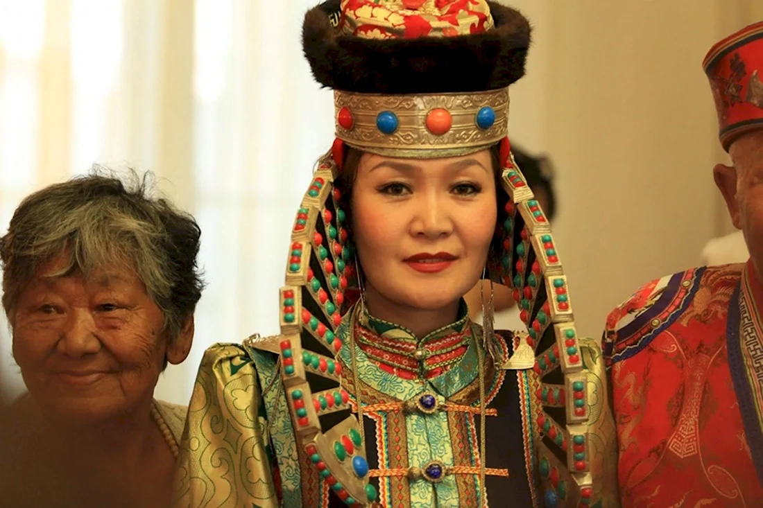 Татаро-монгольский национальный костюм