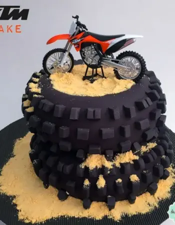Торт с мотоциклом КТМ