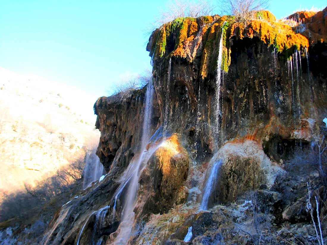 Царская корона водопад КБР