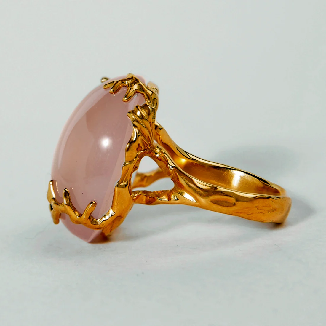 Валдбериес золотые кольца женские с розовым кварцем