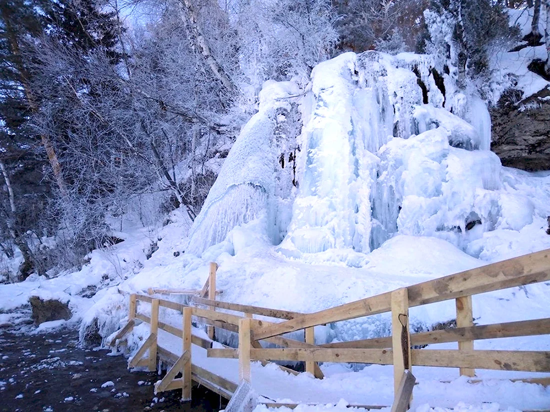 Водопад Плакун Пермский край зимой