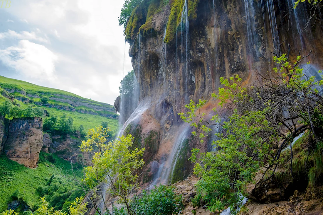 Водопад Шадхурей