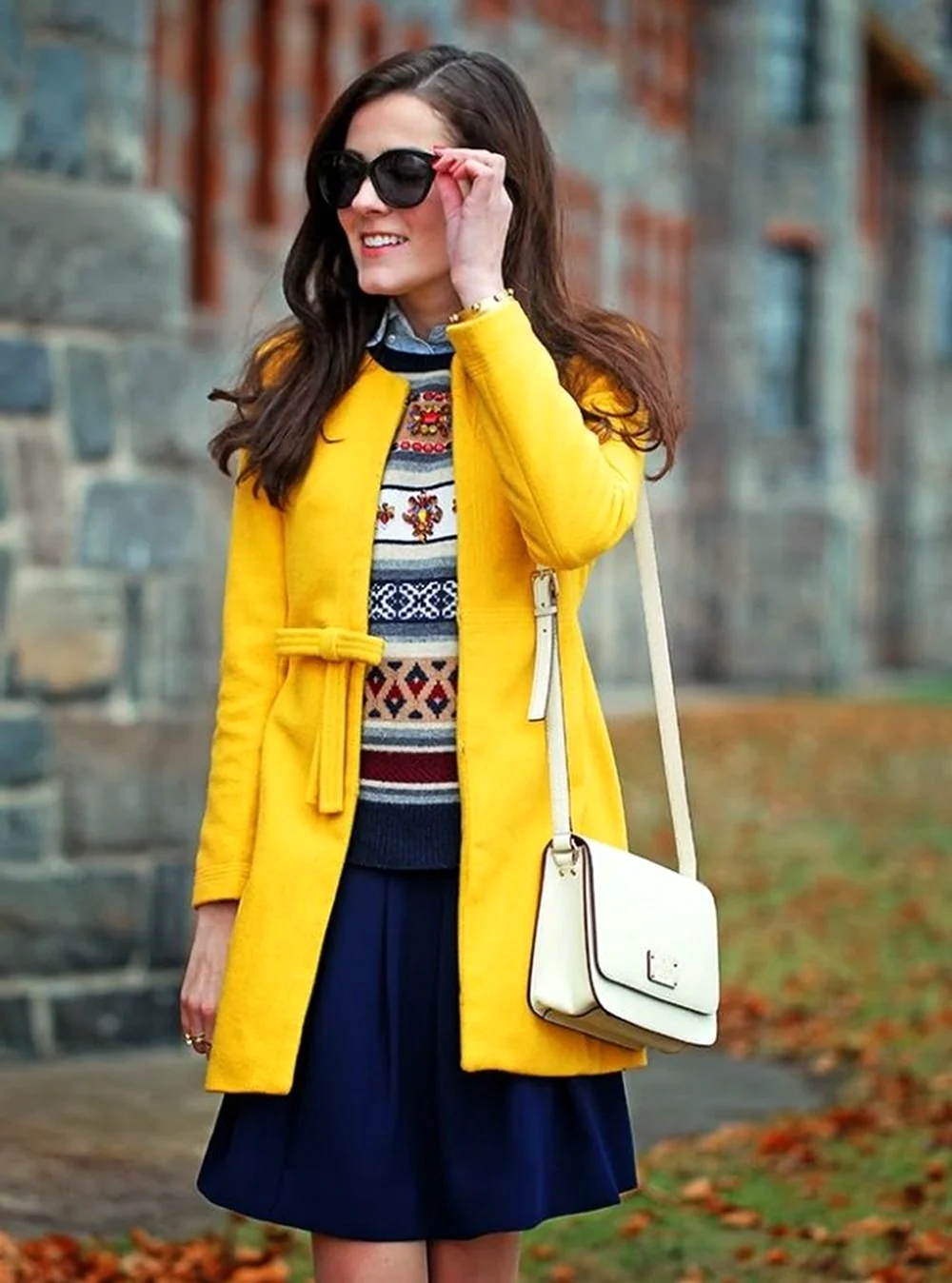 Желтое пальто стиль