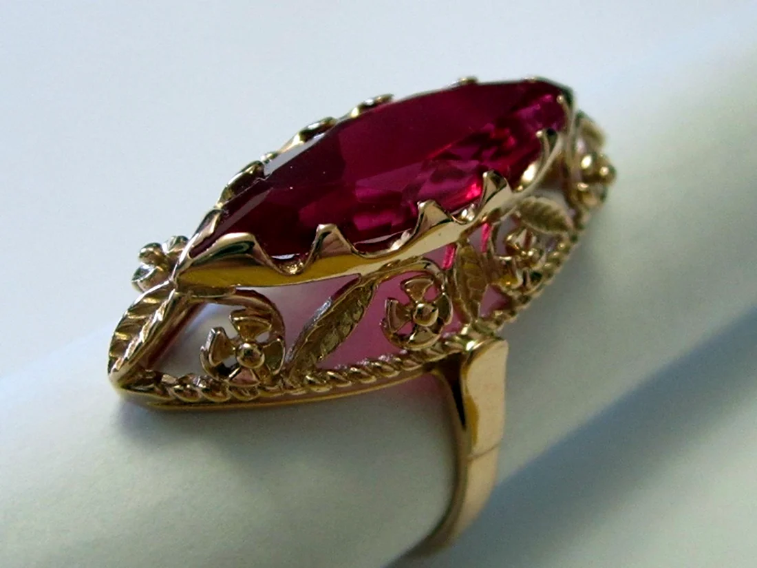 Золотое кольцо Маркиз 583 Рубин