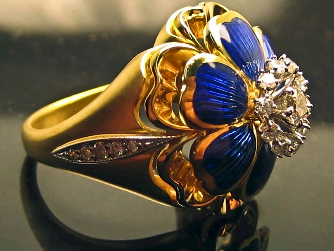 Золотое кольцо с эмалью антиквариат