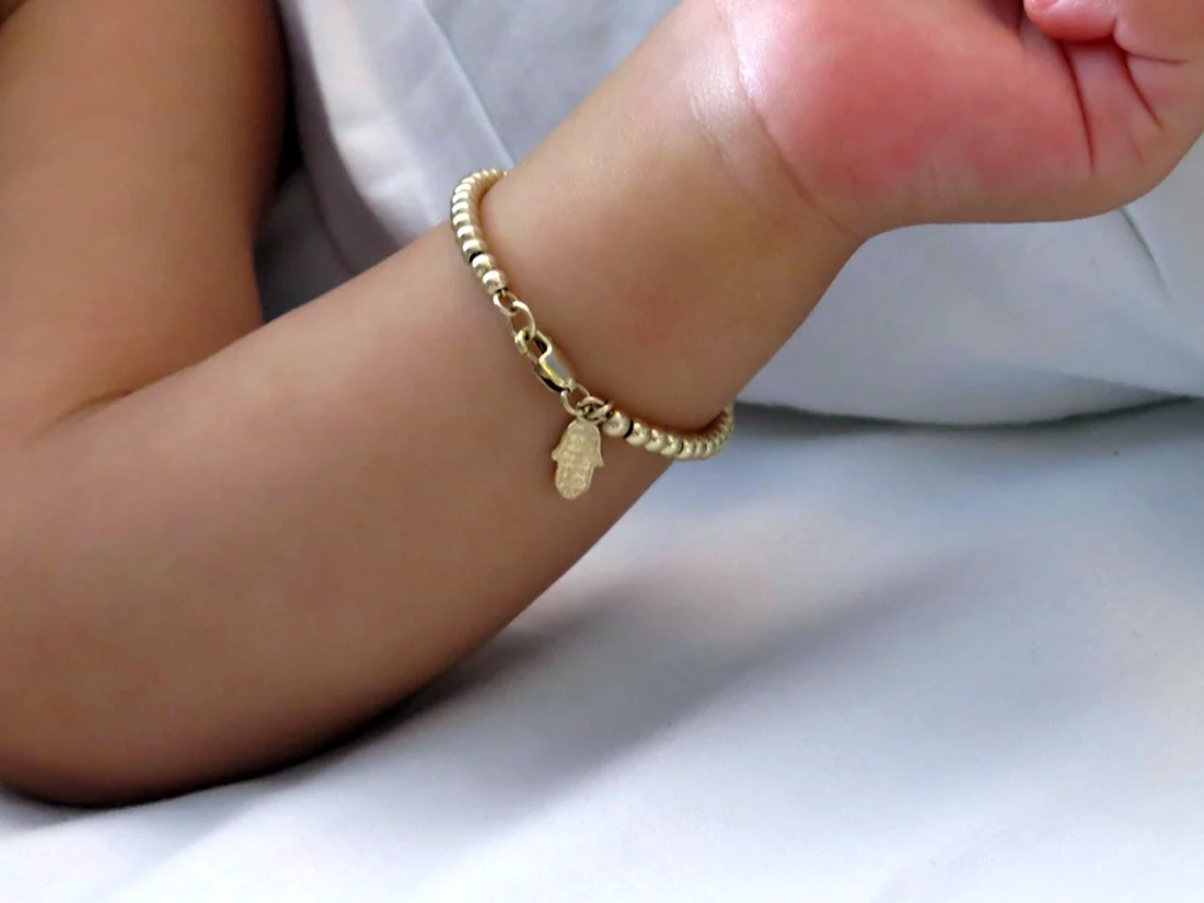 Золотые браслеты для малышей