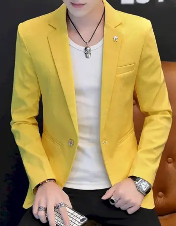 Желтый костюм мужской